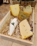 Caja Stranger Cheese - cesta de quesos raros y sorprendentes para regalar, La Quesería Gijón