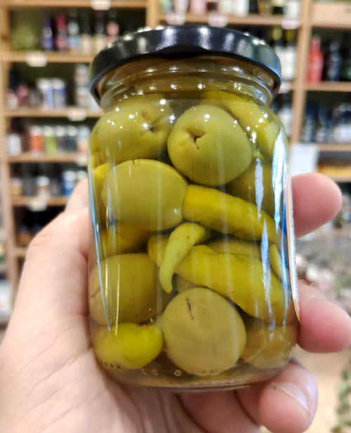 Aceitunas con piparras "cachamarras"