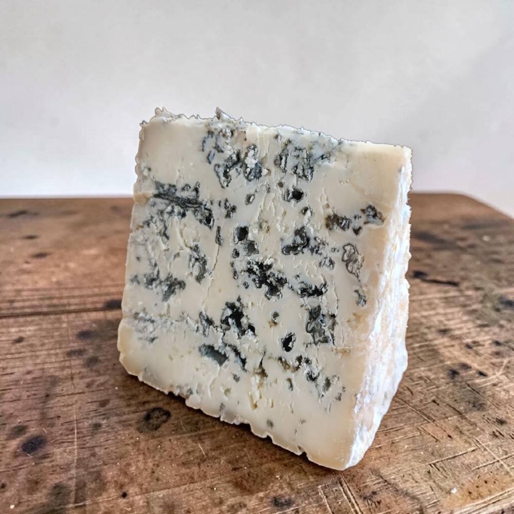 Comprar queso Peralzola - único queso azul de oveja asturiano, La Peral, World Cheese Awards