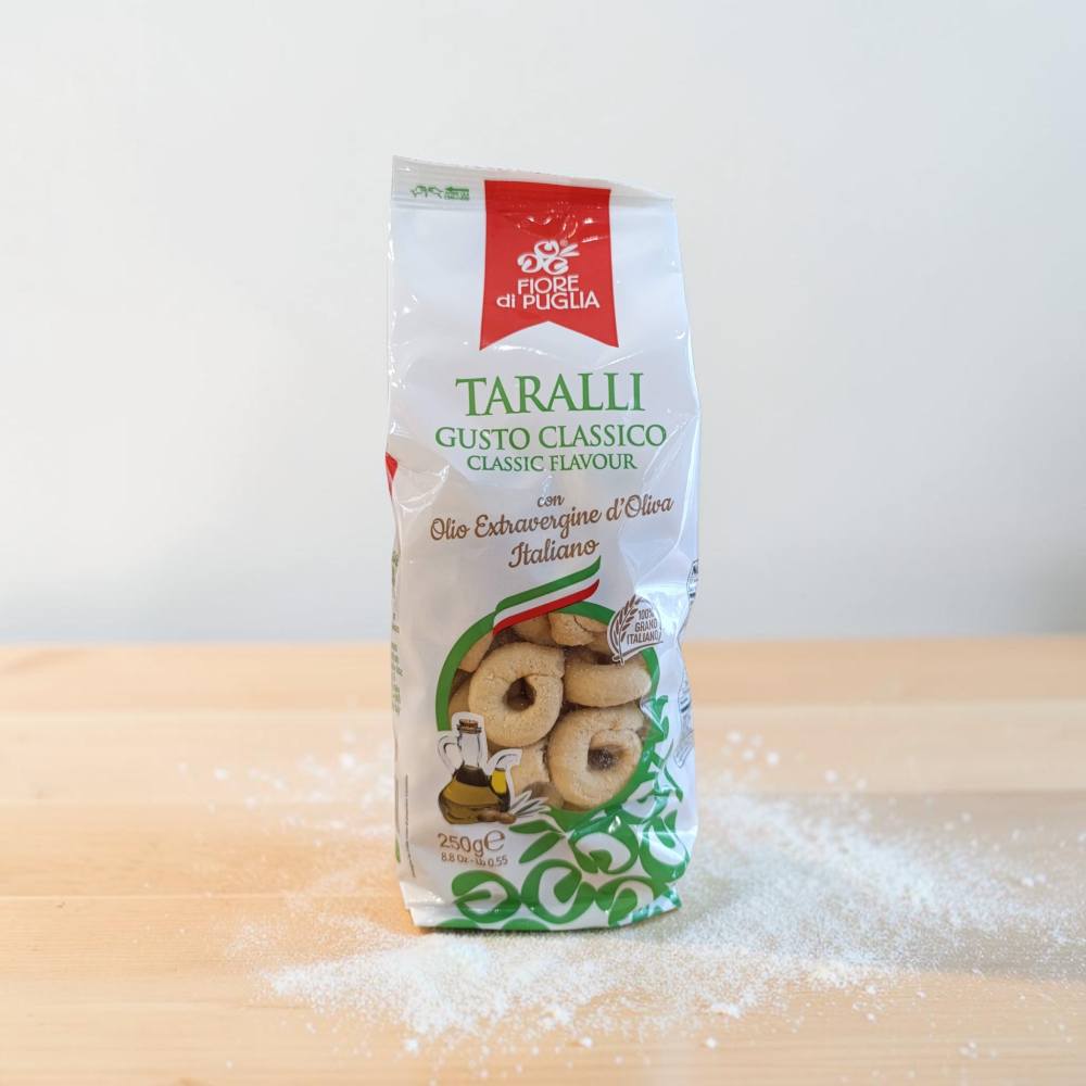 Comprar taralli gusto classico de Puglia - aperitivo italiano crujiente, harina, vino blanco y aceite