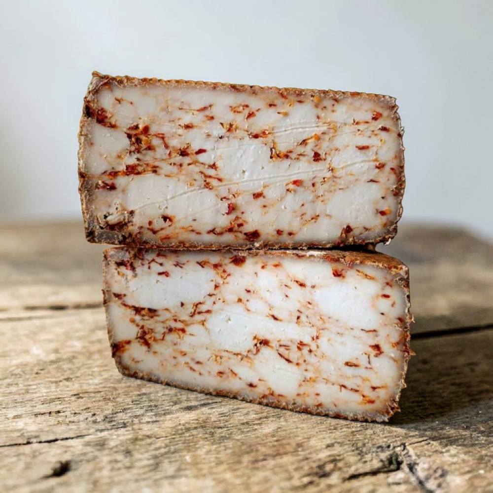 Comprar queso curado de oveja con chile habanero - Valle de los Molinos, potente y adictivo