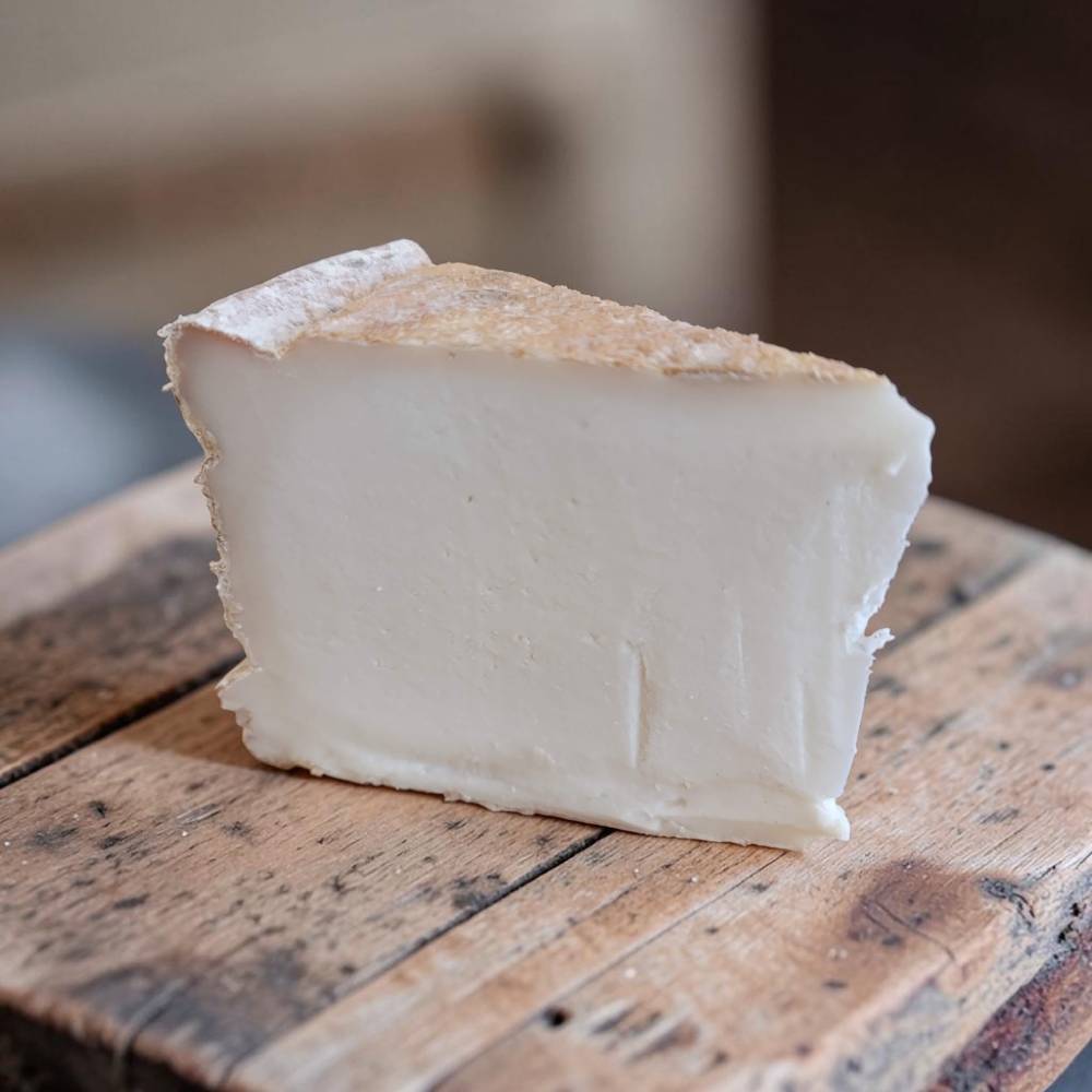 Queso La Chivita - leche cruda de cabra artesanal, Buelles, Peñamellera Baja, Asturias