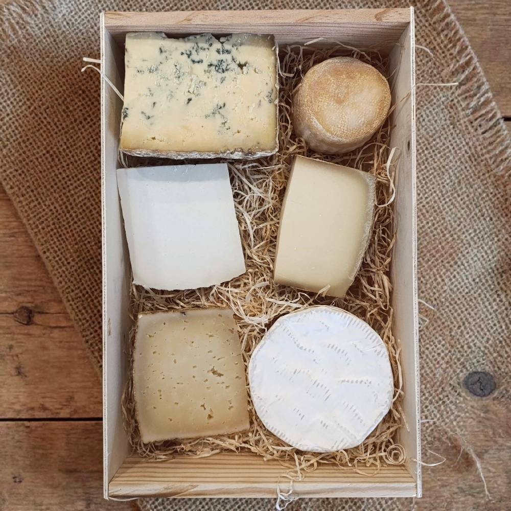 Caja Los clásicos nunca mueren - cesta de quesos europeos clásicos para regalar, La Quesería Gijón
