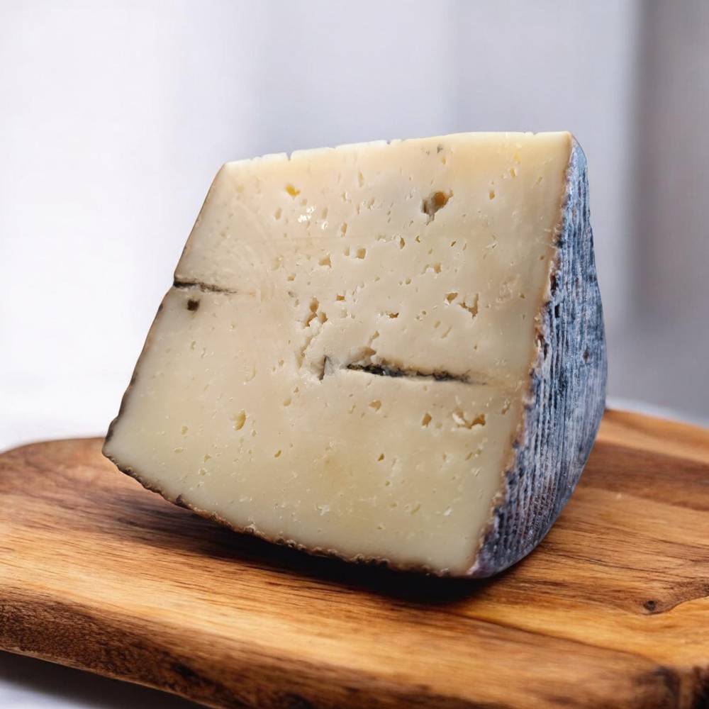 Comprar queso curado de oveja ahumado con ceniza - Valle de los Molinos, corteza negra espectacular