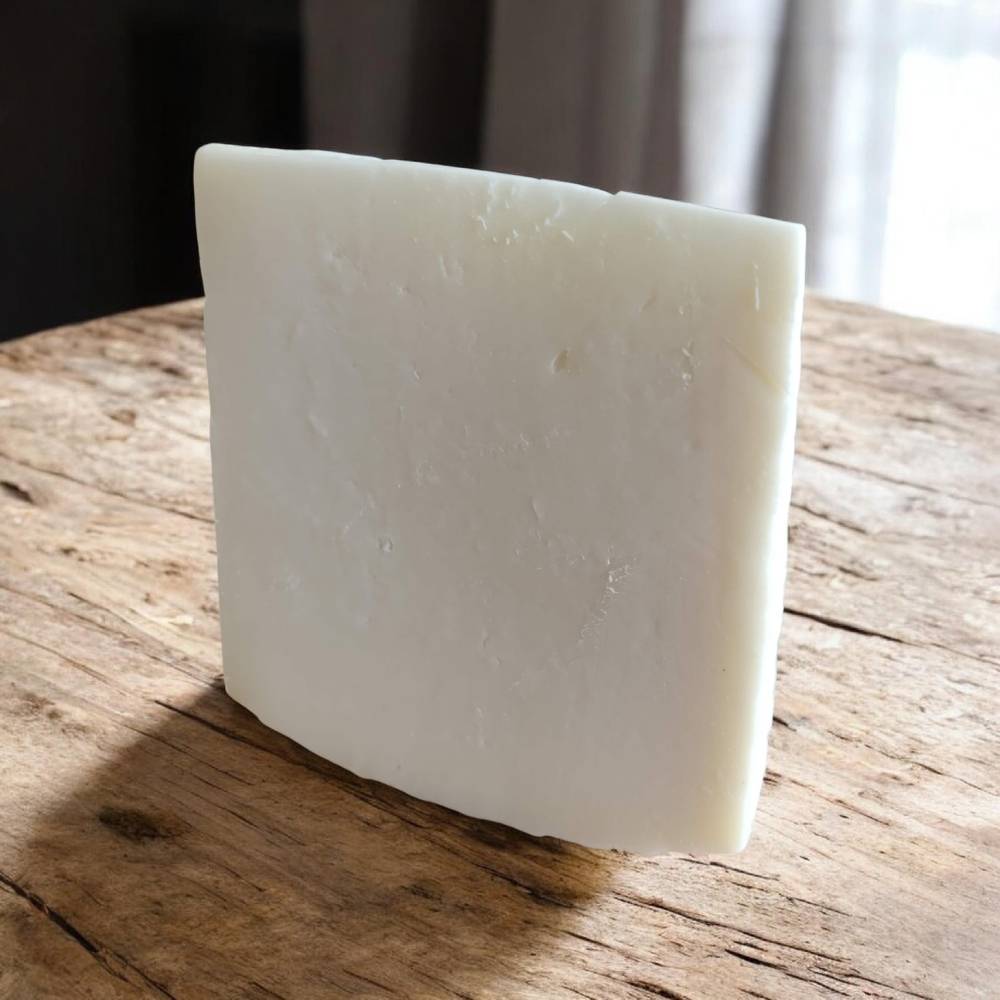 Comprar queso semicurado de cabra El Bucarito - queso artesano de Rota, Cádiz, leche de cabra florida