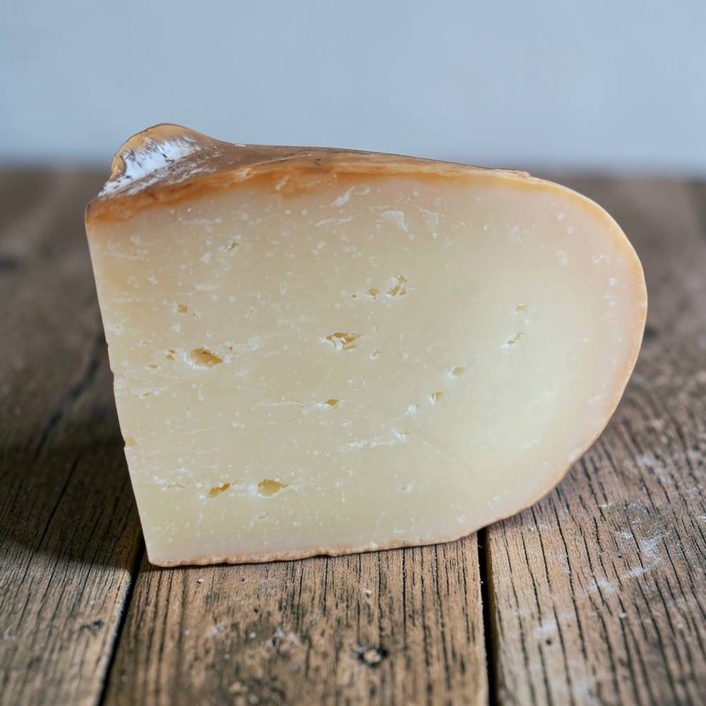 Comprar queso Mahón curado de Menorca - madurado con aceite y pimentón, Subaida, artesano